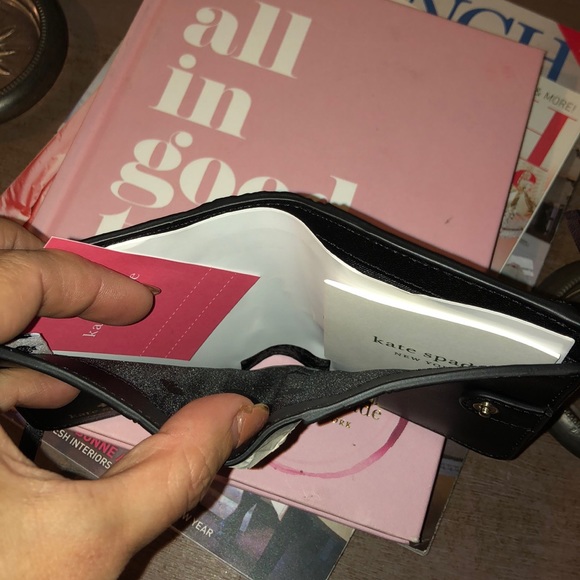 NWT Kate Spade sm Zip bifold Patterson Drive black - Picture 6 of 6